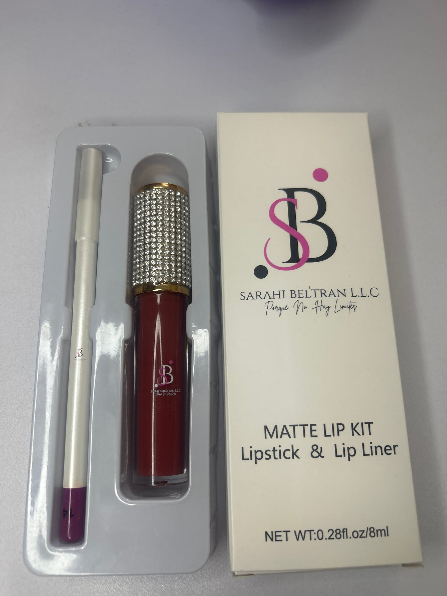 BARRA LABIAL MATE DE LARGA DURACIÓN RESISTENTE AL AGUA 16 HORAS