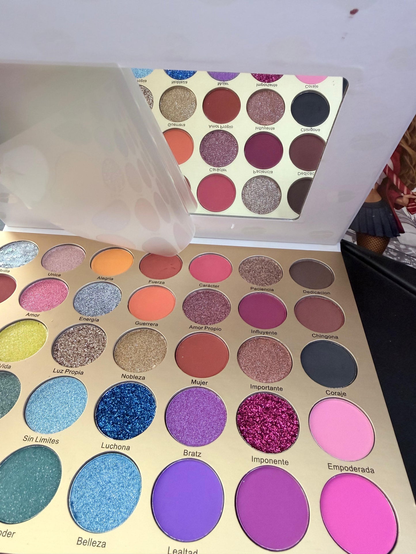 RBDX Muñequitas eyeshadow palette