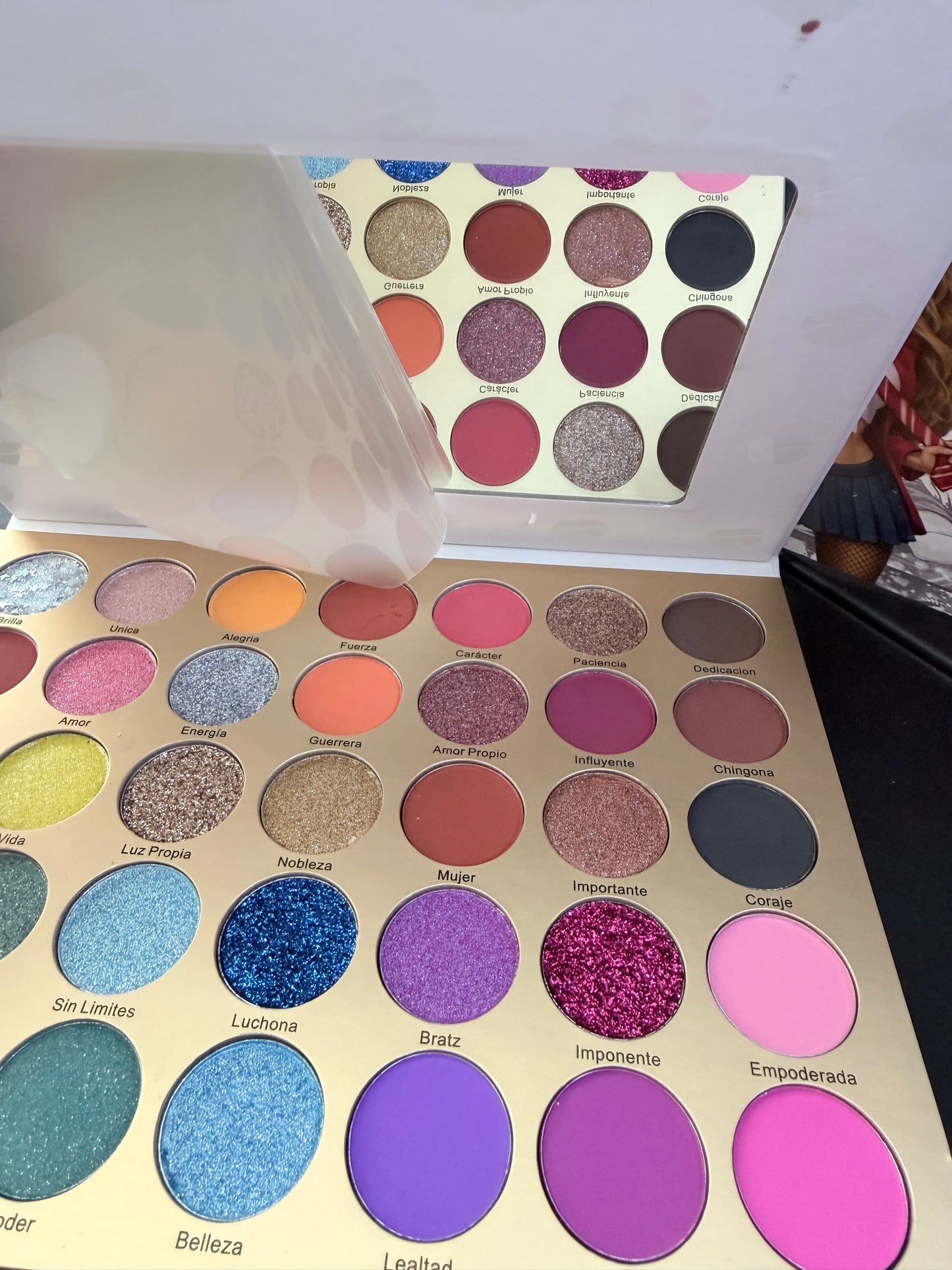 RBDX Muñequitas eyeshadow palette