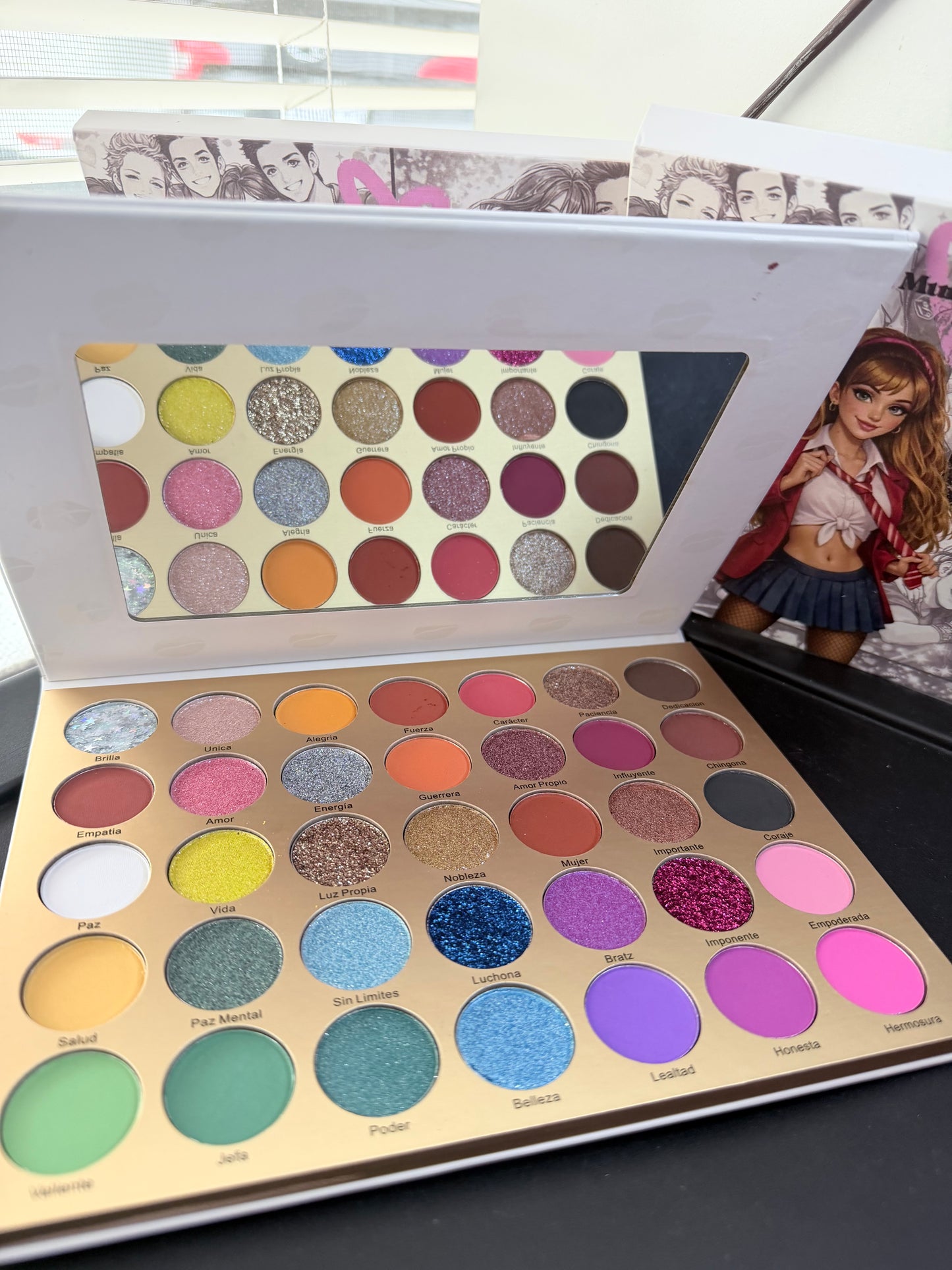 RBDX Muñequitas eyeshadow palette