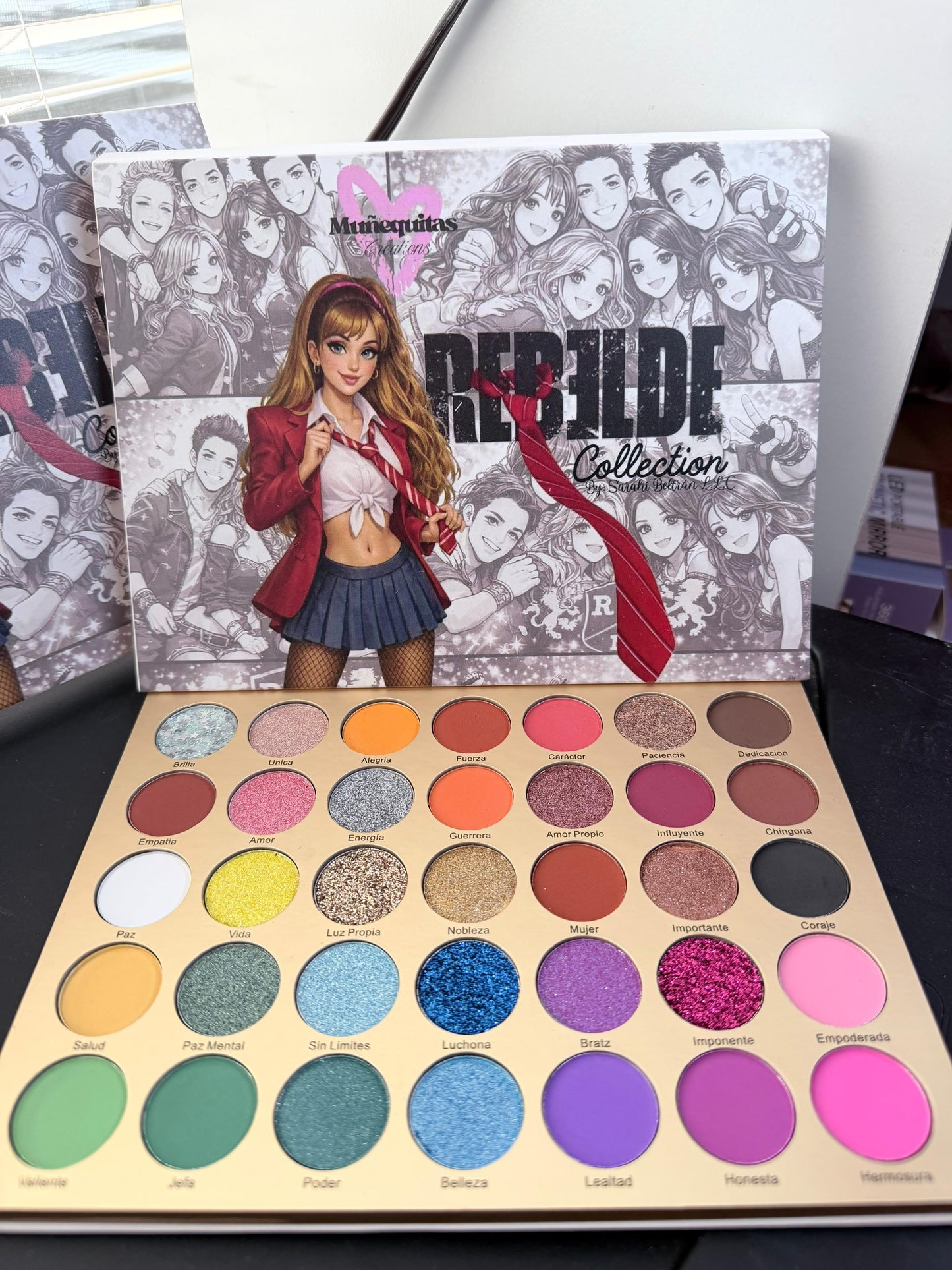 RBDX Muñequitas eyeshadow palette